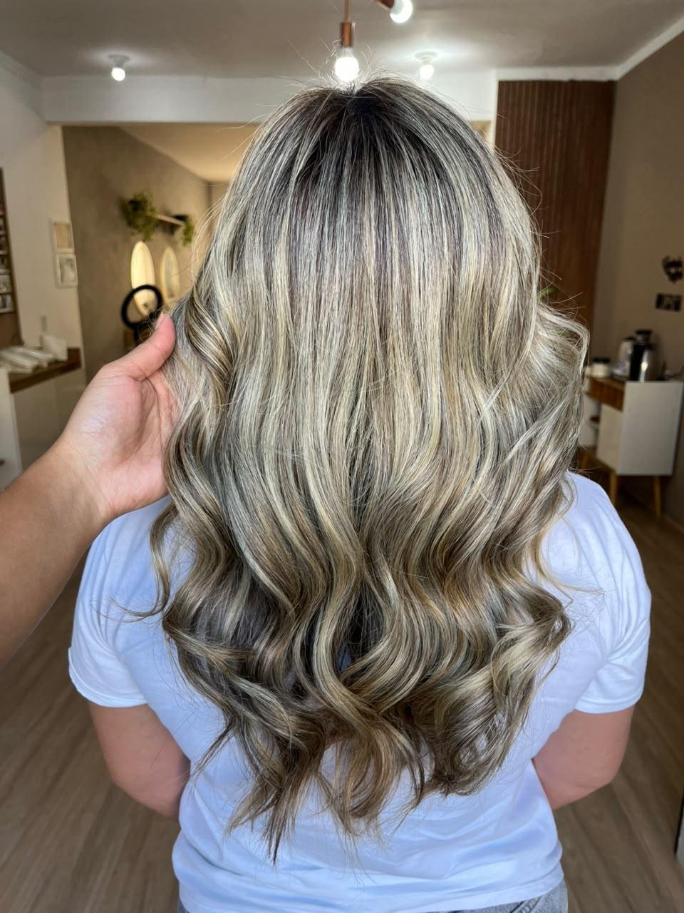 Mechas loiras no Lis Bella Hair em Hortolândia