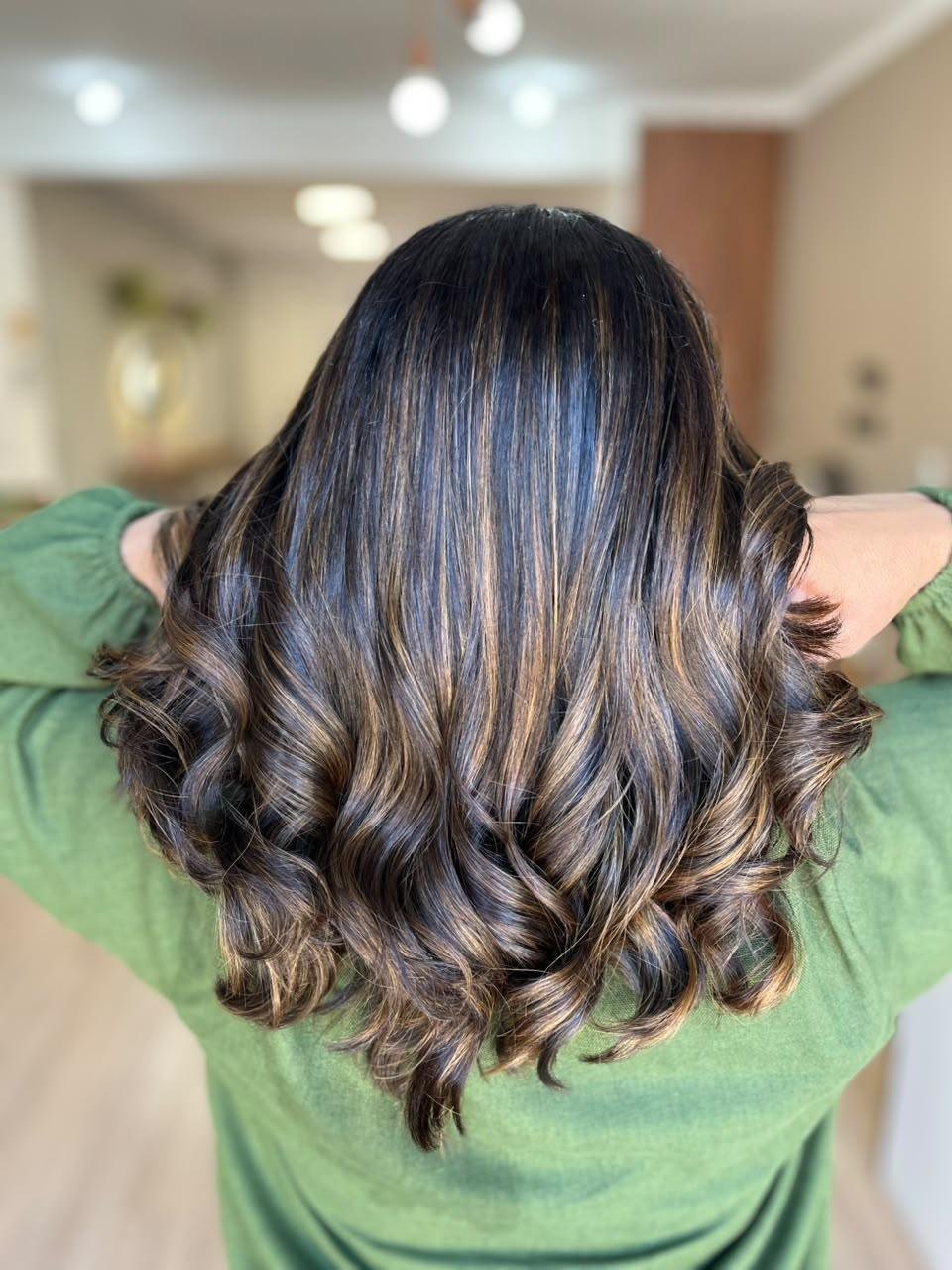 Cabelo tratado com brilho e acabamento no Lis Bella Hair